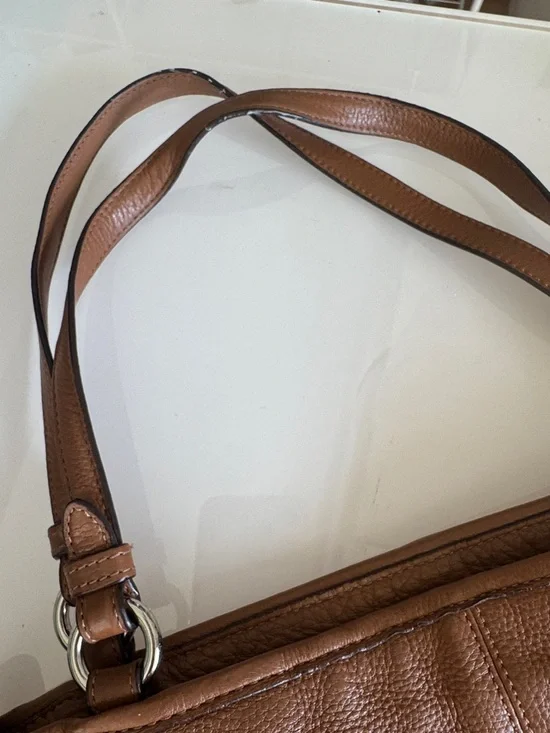 Coach Park Pebbled Leather Carrie Tote – Warm Brown with side pockets - Picture 3 of 11